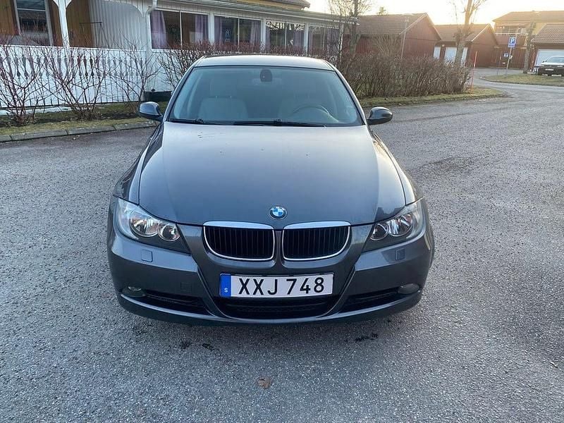 Begagnad BMW 320 150 HK (110 kW) 2006 Sedan