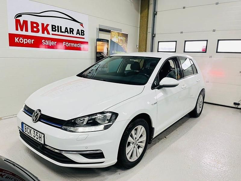 Begagnad VW Golf VII 131 HK (96 kW) 2019 Vit