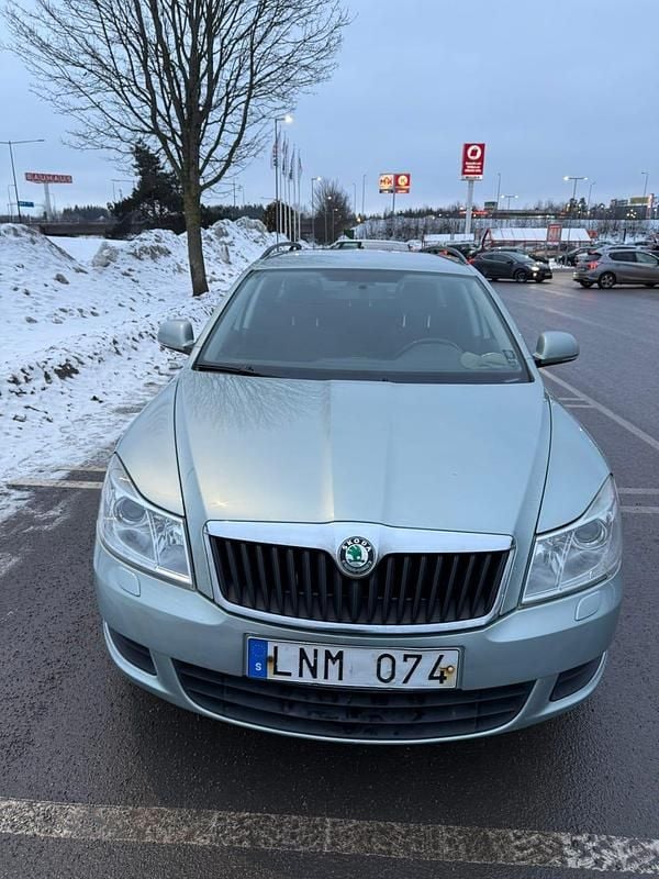 Begagnad Skoda Octavia 105 HK (77 kW) 2011 Kombi