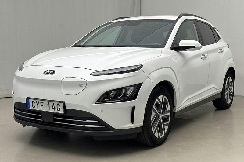 Vit Begagnad 2021 Hyundai Kona SUV | 170 000 kr (Bra pris) - Bild 1/4
