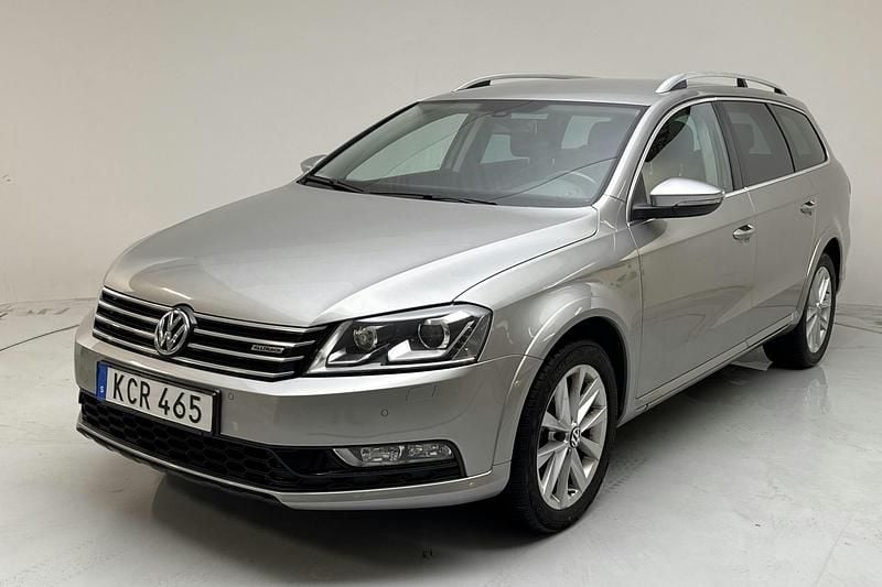 Silver Begagnad 2013 VW Passat Alltrack Kombi | 104 000 kr (Marknadspris) - Bild 1/4
