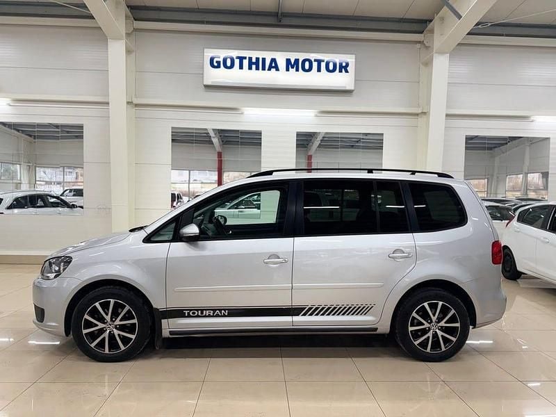 Begagnad VW Touran 105 HK (77 kW) 2014 Silver Minibuss
