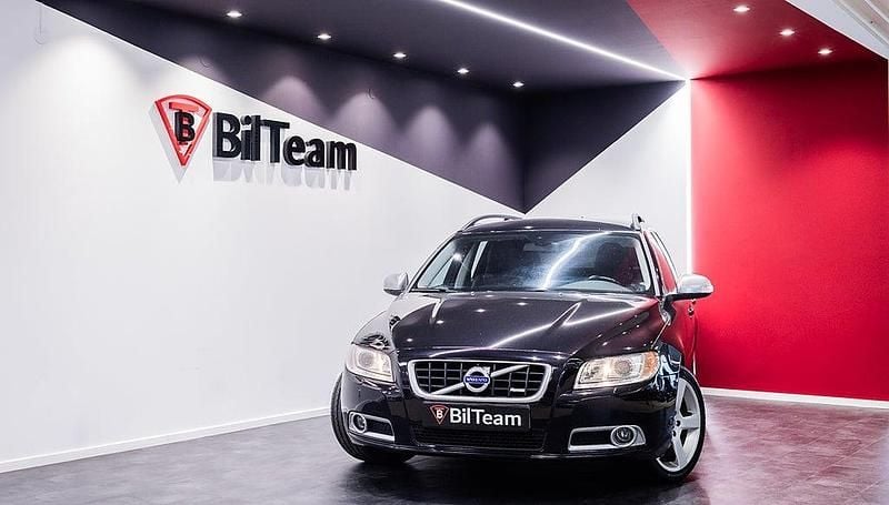 Svart Begagnad 2011 Volvo V70 R-Design Kombi | 99 900 kr (Lite dyr) - Bild 1/4