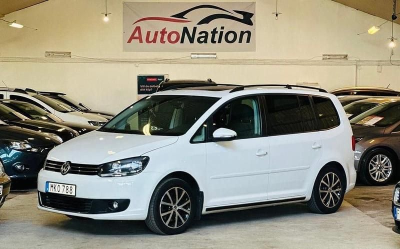 Vit Begagnad 2014 VW Touran Minibuss | 79 900 kr (Bra pris) - Bild 1/4