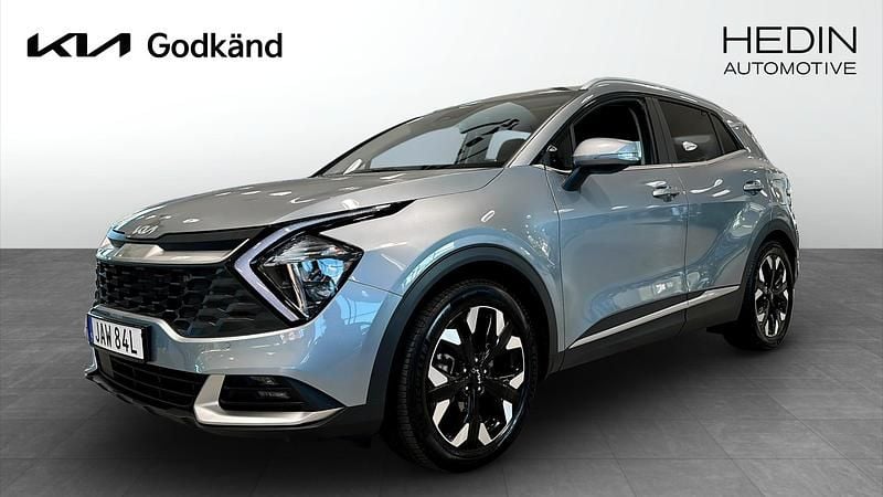 Grå (grey) Begagnad 2024 Kia Sportage SUV | 379 900 kr (Marknadspris) - Bild 1/4