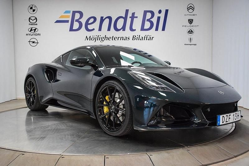 Grön Ny 2025 Lotus Emira Sportkupé | 1 295 000 kr - Bild 1/3