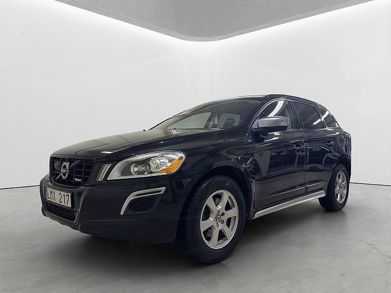 Svart Begagnad 2010 Volvo XC60 R-Design SUV | 139 900 kr (Marknadspris) - Bild 1/4
