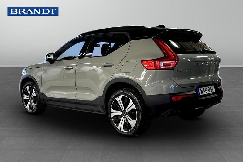 Begagnad Volvo XC40 Single Motor 175 kW (238 HK) 2023 Grön SUV