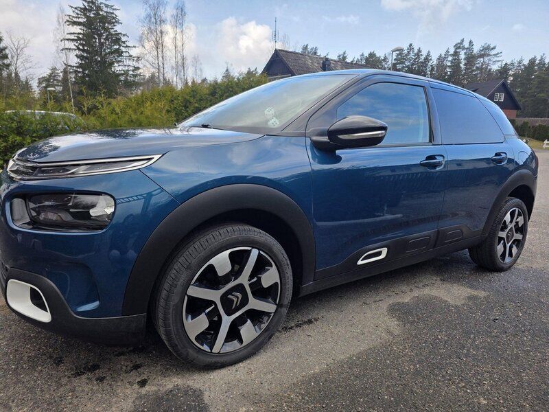 Blå Begagnad 2018 Citroën C4 Cactus PureTech Halvkombi | 95 000 kr (Marknadspris) - Bild 1/4