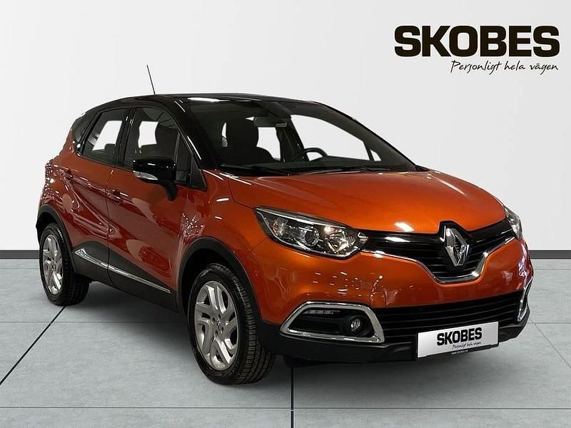 Flerfärgad Begagnad 2017 Renault Captur Dynamique SUV | 109 600 kr (Marknadspris) - Bild 1/3
