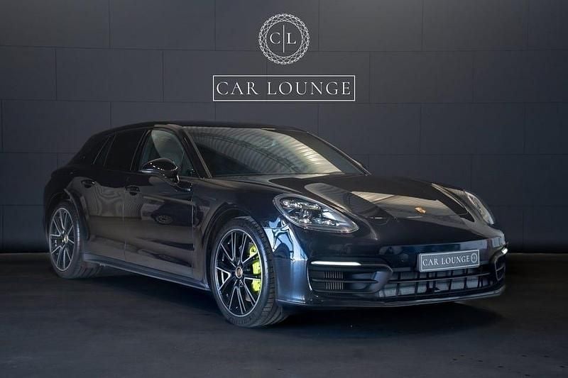 Jet black metallic Begagnad 2021 Porsche Panamera 4 Sport Turismo Sedan | 749 000 kr (Lite dyr) - Bild 1/4