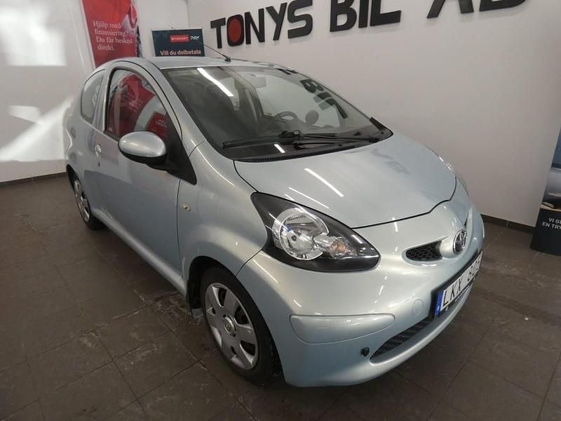 Begagnad Toyota Aygo 68 HK (50 kW) 2007 Blå Halvkombi