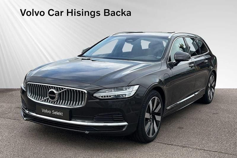 Grå Begagnad 2024 Volvo V90 Core Kombi | 469 900 kr (Marknadspris) - Bild 1/2