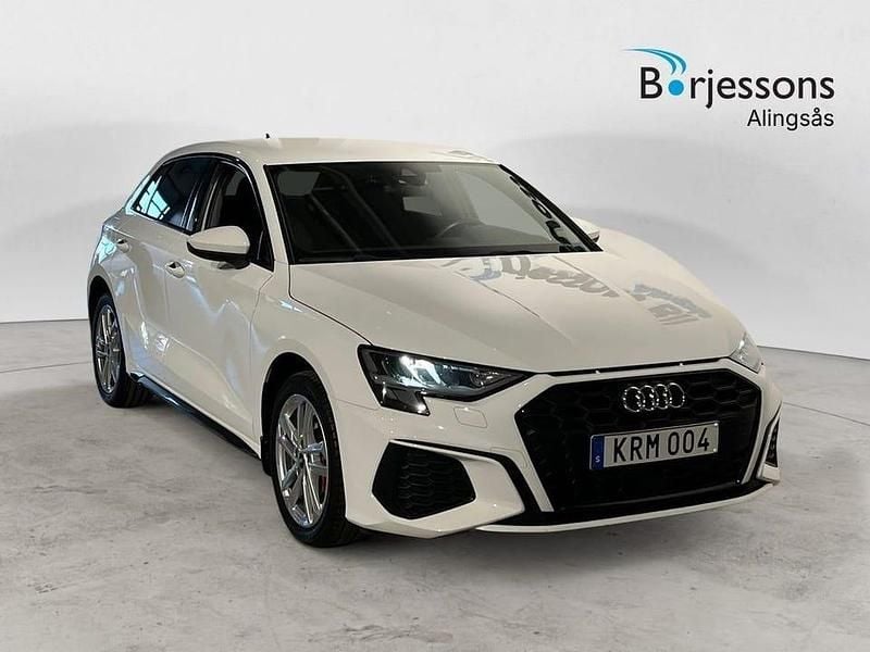 Vit Begagnad 2021 Audi A3 S-Line Sedan | 268 900 kr (Marknadspris) - Bild 1/4
