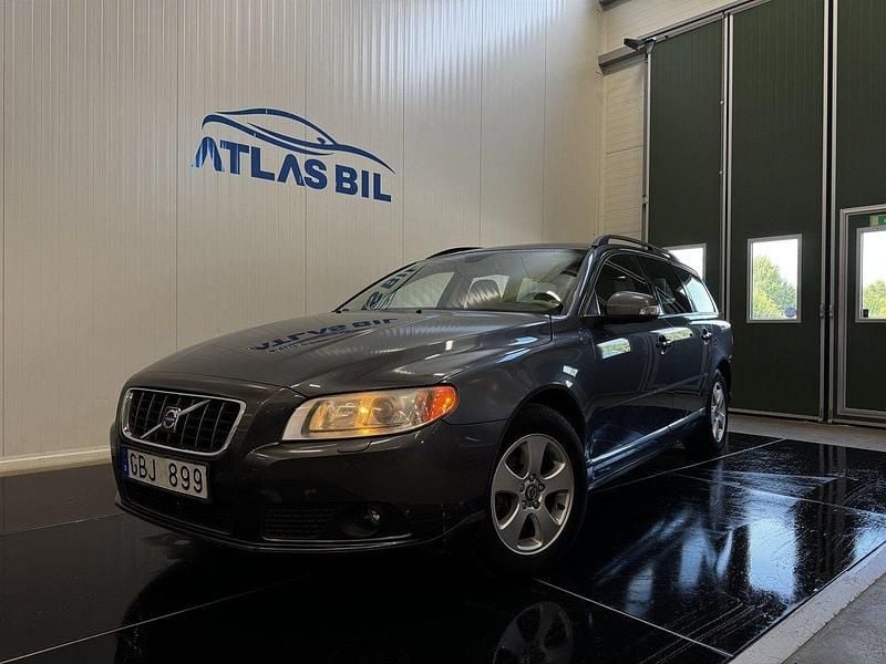 Grå Begagnad 2007 Volvo V70 Momentum Kombi | 69 900 kr (Marknadspris) - Bild 1/4