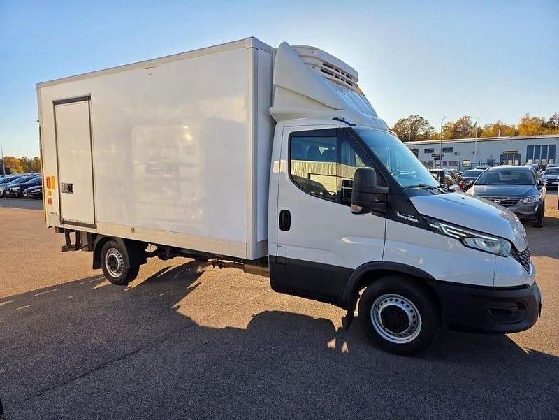Vit Begagnad 2021 Iveco Daily Van | 225 000 kr - Bild 1/4