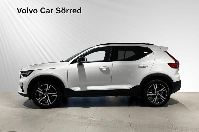 Begagnad Volvo XC40 Plus 163 HK (119 kW) 2024 Vit SUV