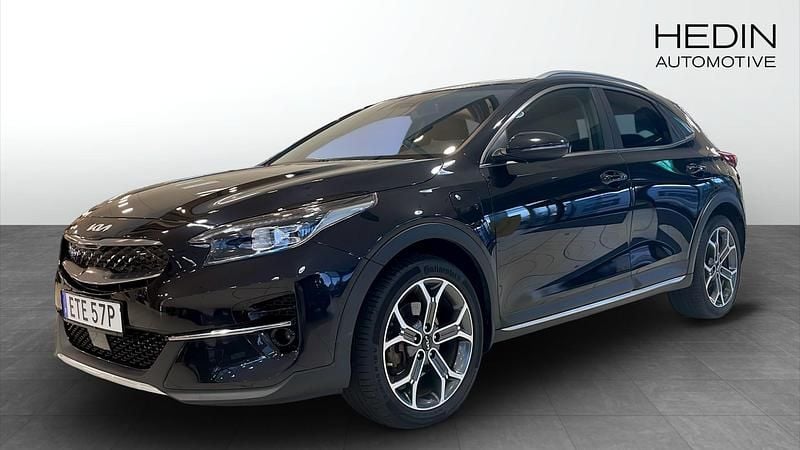Svart (black) Begagnad 2022 Kia XCeed Advance SUV | 249 900 kr (Marknadspris) - Bild 1/4