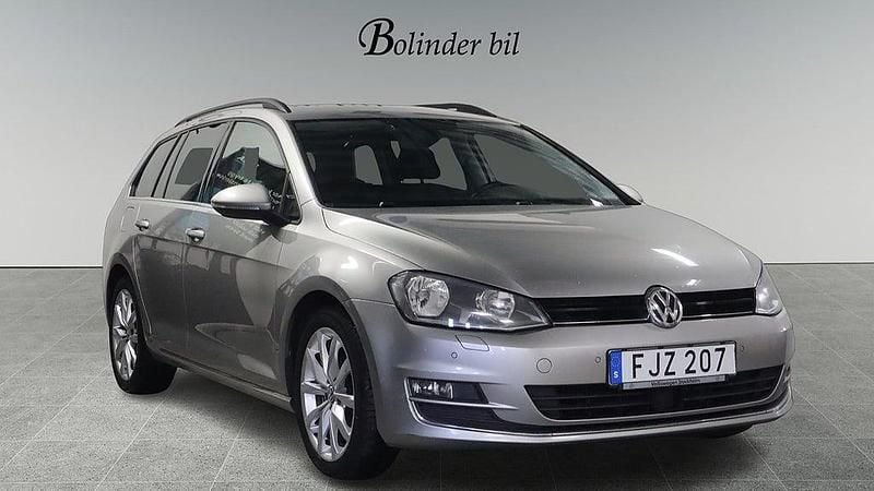 Silver Begagnad 2014 VW Golf VII R-line Kombi | 124 800 kr (Marknadspris) - Bild 1/4