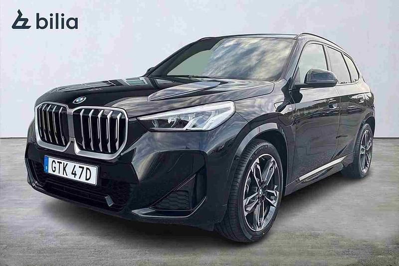 Svart Begagnad 2025 BMW X1 SUV | 524 900 kr - Bild 1/1