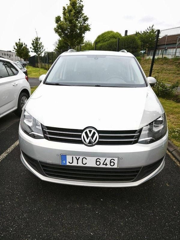 Silver Begagnad 2012 VW Sharan Minibuss | 100 000 kr (Bra pris) - Bild 1/4