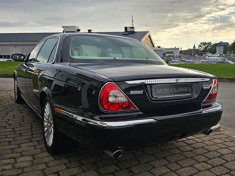 Begagnad Jaguar XJ 396 HK (291 kW) 2005 Svart metallic Sedan