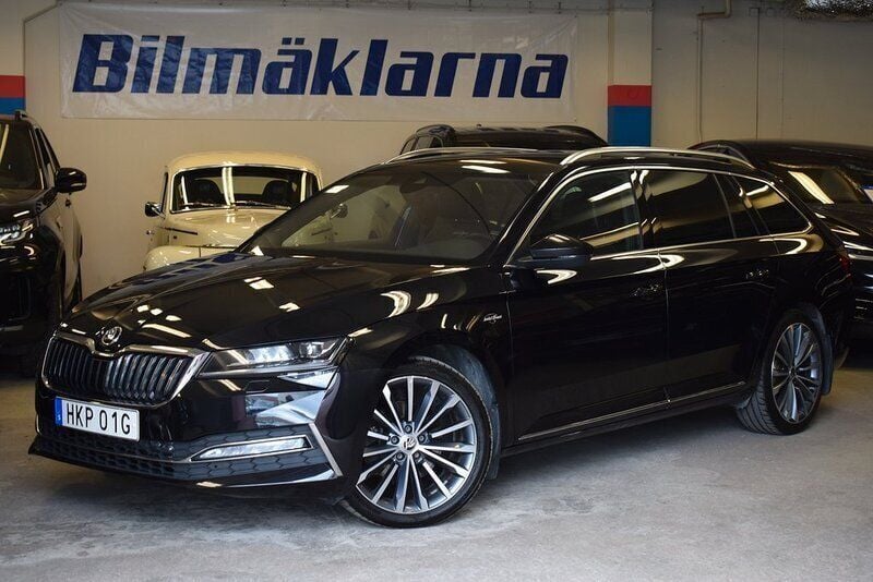 Svart Begagnad 2019 Skoda Superb LAURIN & KLEMENT Kombi | 209 000 kr (Lite dyr) - Bild 1/4