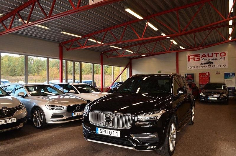 Svart Begagnad 2015 Volvo XC90 Inscription SUV | 309 000 kr (Marknadspris) - Bild 1/4