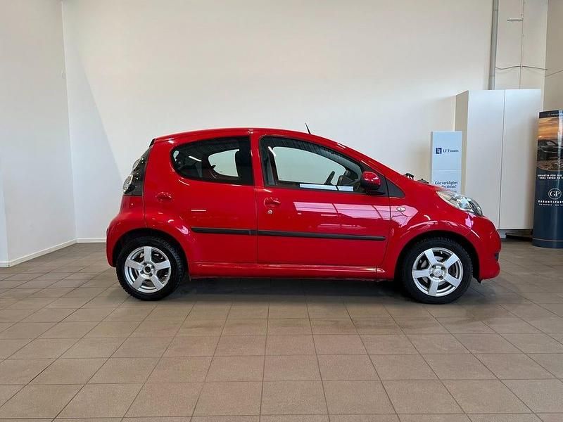 Begagnad Citroën C1 68 HK (50 kW) 2010 Röd Halvkombi