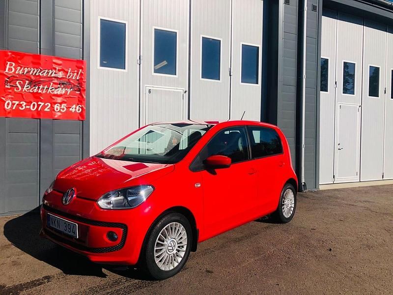 Röd Begagnad 2014 VW up! Halvkombi | 54 900 kr (Marknadspris) - Bild 1/4