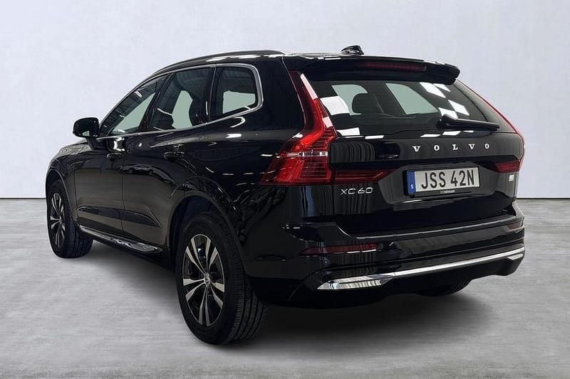 Begagnad Volvo XC60 Core 355 HK (261 kW) 2022 Svart SUV