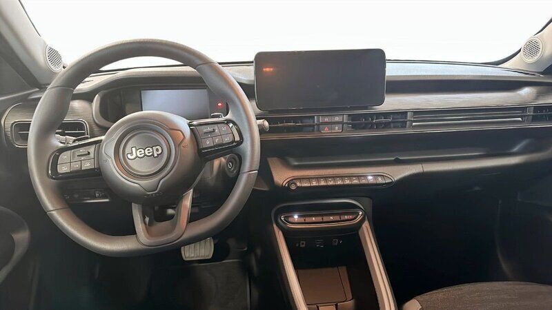 Begagnad Jeep Avenger Longitude 101 HK (74 kW) 2024 Grå SUV