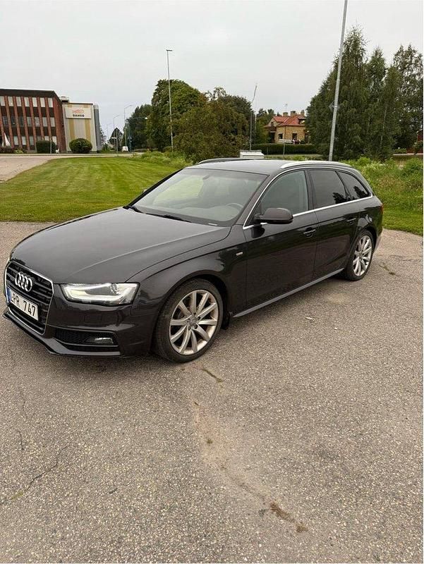 Grå Begagnad 2014 Audi A4 Kombi | 107 000 kr (Marknadspris) - Bild 1/4