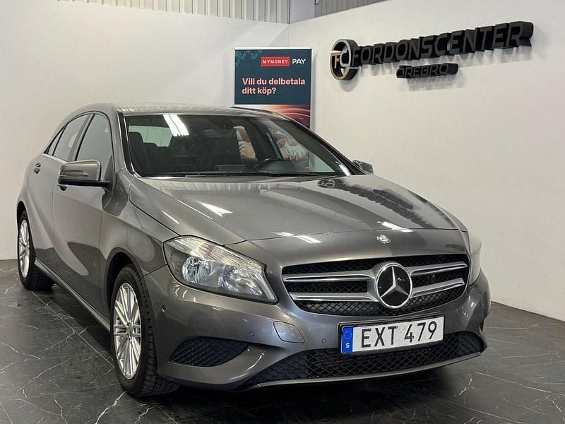 Mörkgrå Begagnad 2014 Mercedes A180 Urban Halvkombi | 114 900 kr (Marknadspris) - Bild 1/4