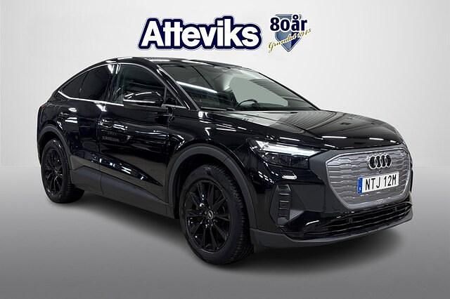 Svart Begagnad 2023 Audi Q4 Sportback e-tron Proline SUV | 419 900 kr (Bra pris) - Bild 1/4
