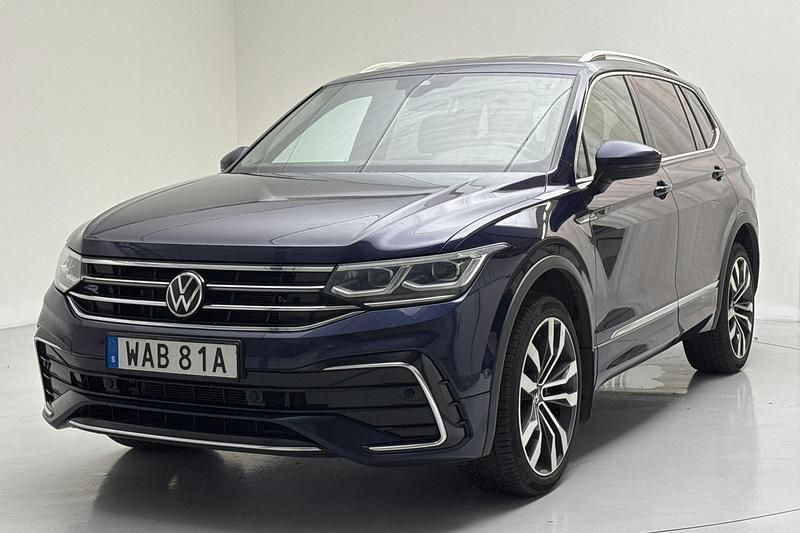 Blå Begagnad 2022 VW Tiguan Allspace R-line SUV | 330 000 kr (Marknadspris) - Bild 1/4