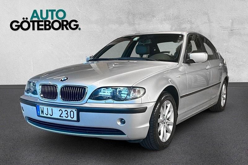 Ljusgrå Begagnad 2004 BMW 320 Sedan | 119 900 kr - Bild 1/3