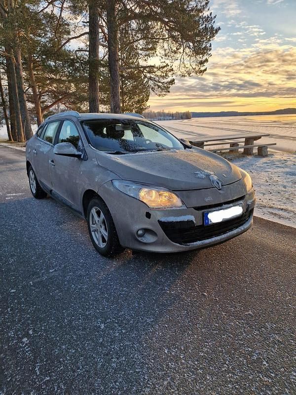Begagnad 2011 Renault Mégane GrandTour Kombi | 23 000 kr (Marknadspris) - Bild 1/1