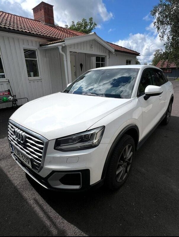 Vit Begagnad 2017 Audi Q2 SUV | 180 000 kr (Marknadspris) - Bild 1/4