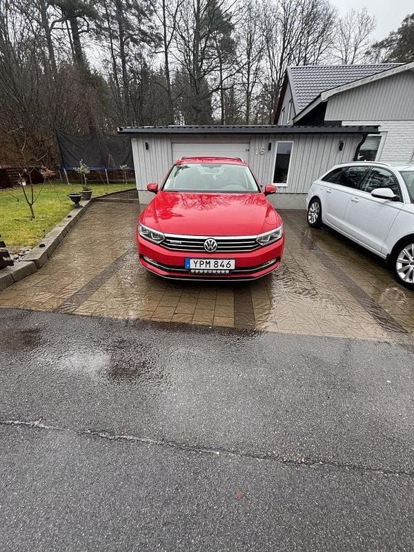 Röd Begagnad 2018 VW Passat GT Kombi | 157 000 kr (Superpris) - Bild 1/4