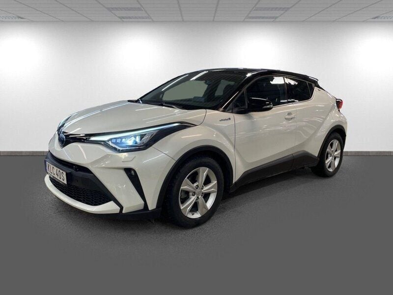 Vit Begagnad 2021 Toyota C-HR Edition SUV | 249 900 kr (Marknadspris) - Bild 1/3
