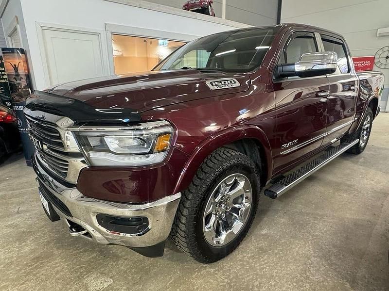 Mörkröd (röd) Begagnad 2019 Dodge Ram Pickup | 559 900 kr (Superpris) - Bild 1/4