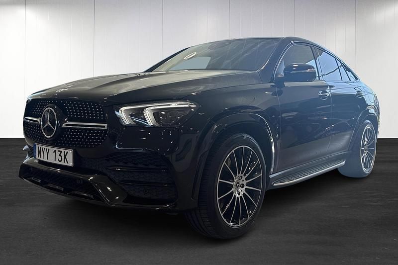 Svart (black) Begagnad 2022 Mercedes GLE350 Sportkupé | 749 000 kr (Dyr) - Bild 1/4