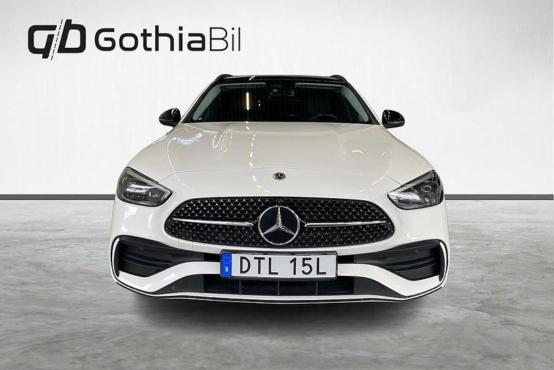 Begagnad Mercedes C300e AMG line 313 HK (230 kW) 2022 Vit Kombi