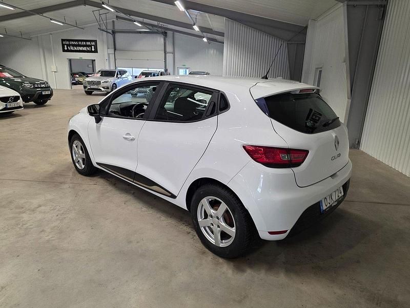 Begagnad Renault Clio IV 74 HK (54 kW) 2016 Vit Halvkombi