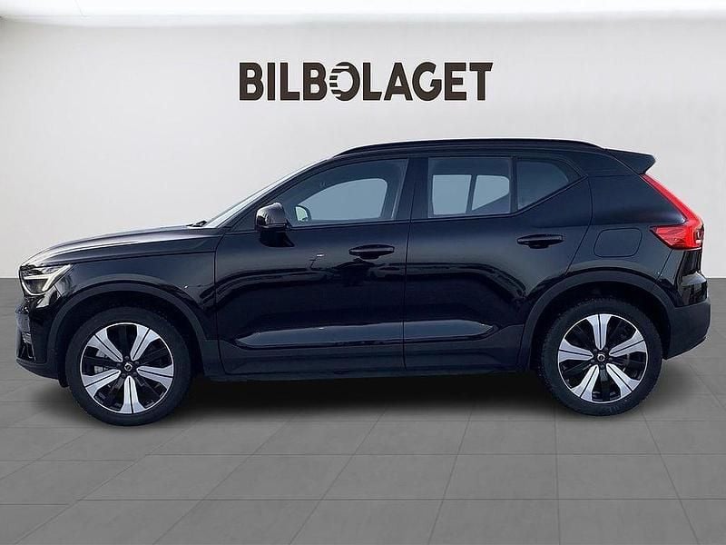 Begagnad Volvo XC40 Core 185 kW (252 HK) 2022 Svart SUV