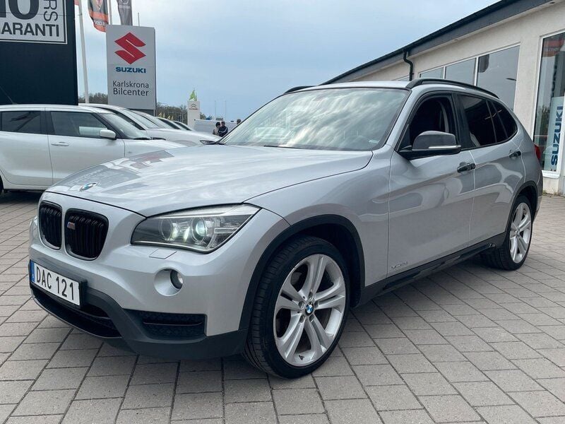 Silver Begagnad 2014 BMW X1 Sport Line SUV | 118 000 kr (Marknadspris) - Bild 1/4