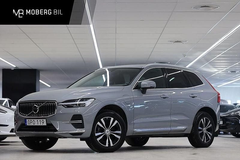 Grå Begagnad 2024 Volvo XC60 Core SUV | 469 900 kr (Bra pris) - Bild 1/3