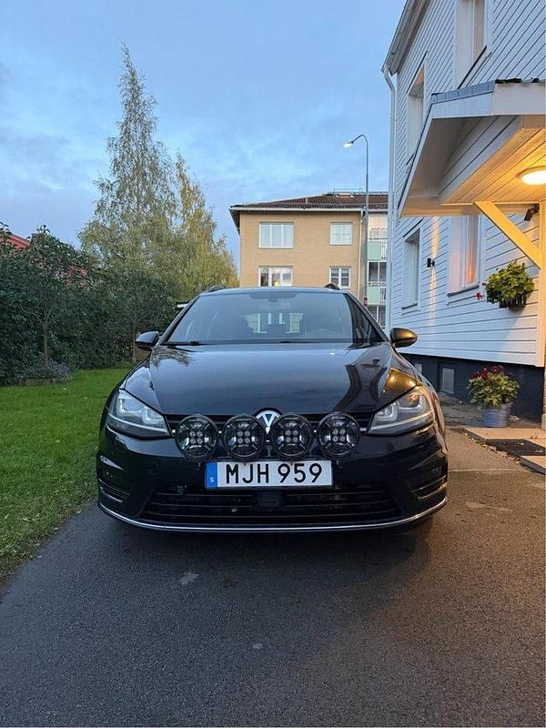 Svart Begagnad 2015 VW Golf VII GT Kombi | 135 000 kr (Marknadspris) - Bild 1/4