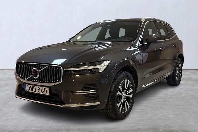 Grå Begagnad 2022 Volvo XC60 SUV | 349 900 kr (Marknadspris) - Bild 1/4